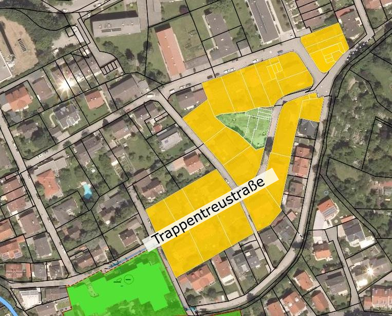 Gebäude, die im Umfeld der Trappentreustr. über das kommunale Wärmenetz versorgt werden: Grün = in Betrieb, Türkis = Anschluss gelegt, Gelb = von uns angefragte Areale